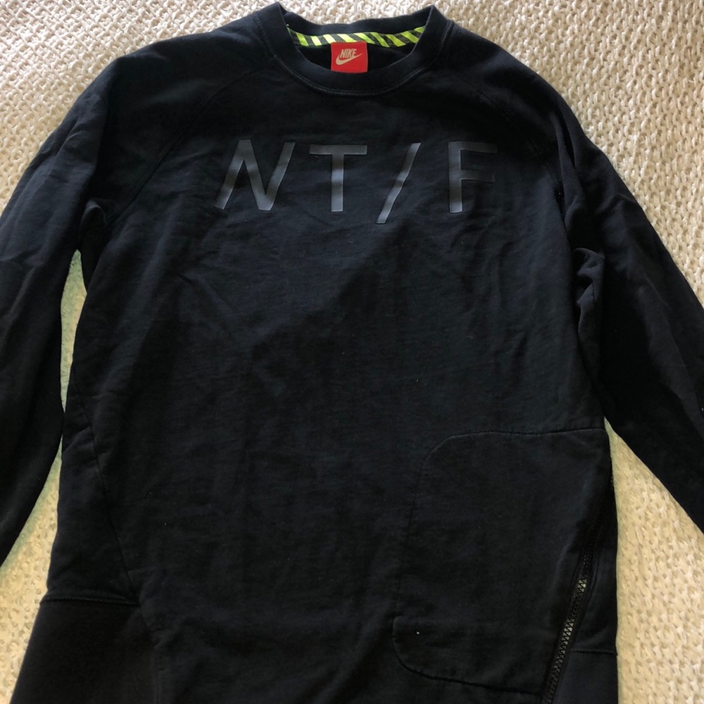 Nike Unisex black sweater